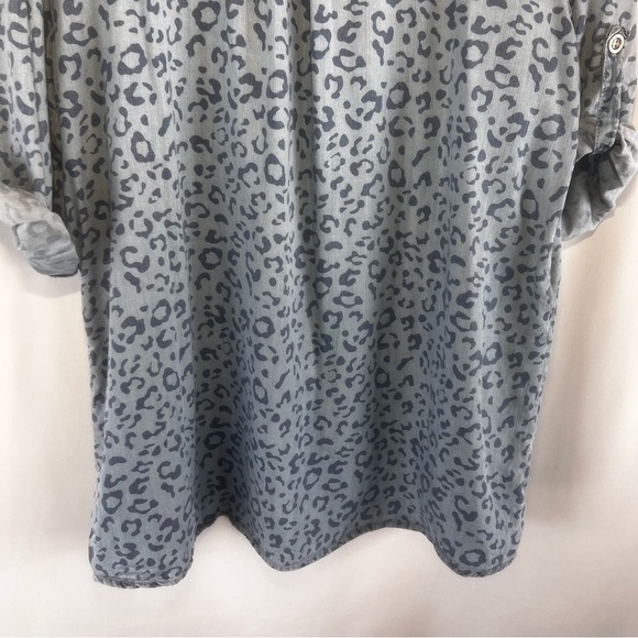 Philosophy Womans Tunic Flowy Roll Tab SIve Blue V Neck Denim Lepord Print XL - Picture 12 of 13